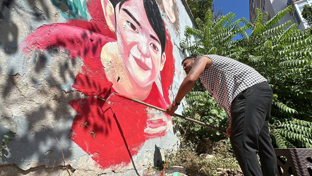 Azeri ressam cinayete kurban giden Narin Güran’ın resmini duvara çizdi 1